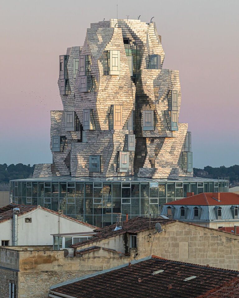 LUMA-é-um-museu-que-parece-vindo-do-futuro-dezeen 03 LUMA-é-um-museu-que-parece-vindo-do-futuro-dezeen 03