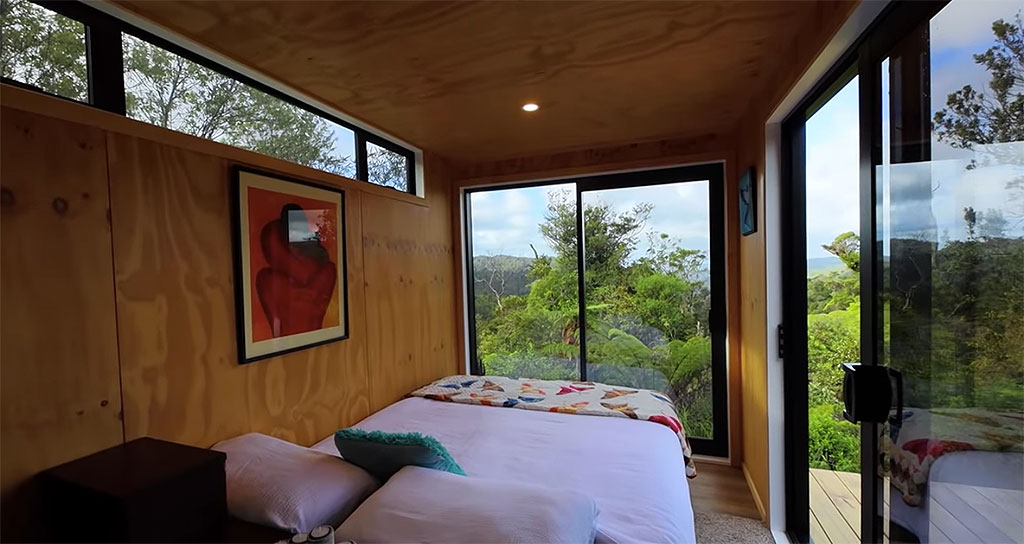 casa-conteiner-autonoma-ciclo-vivo-Reprodução-YouTube-TinyHouseNZ-04 casa-conteiner-autonoma-ciclo-vivo-Reprodução-YouTube-TinyHouseNZ-04
