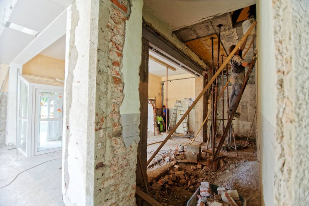 4-dicas-para-a-hora-de-instalar-o-telhado-na-obra-casa.com-5-unsplash-milivoj-kuhar 4-dicas-para-a-hora-de-instalar-o-telhado-na-obra-casa.com-5-unsplash-milivoj-kuhar