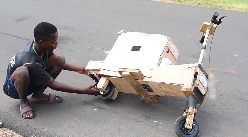 Este-adolescente-incrível-de-Gana-criou-uma-bike-elétrica-com-energia-solar-designboom-05 Este-adolescente-incrível-de-Gana-criou-uma-bike-elétrica-com-energia-solar-designboom-05