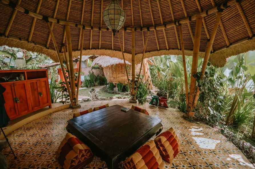 Série-Aluga-se-um-Paraíso-3-Airbnb’s-incríveis-em-Bali-ubudhood-06 Série-Aluga-se-um-Paraíso-3-Airbnb’s-incríveis-em-Bali-ubudhood-06