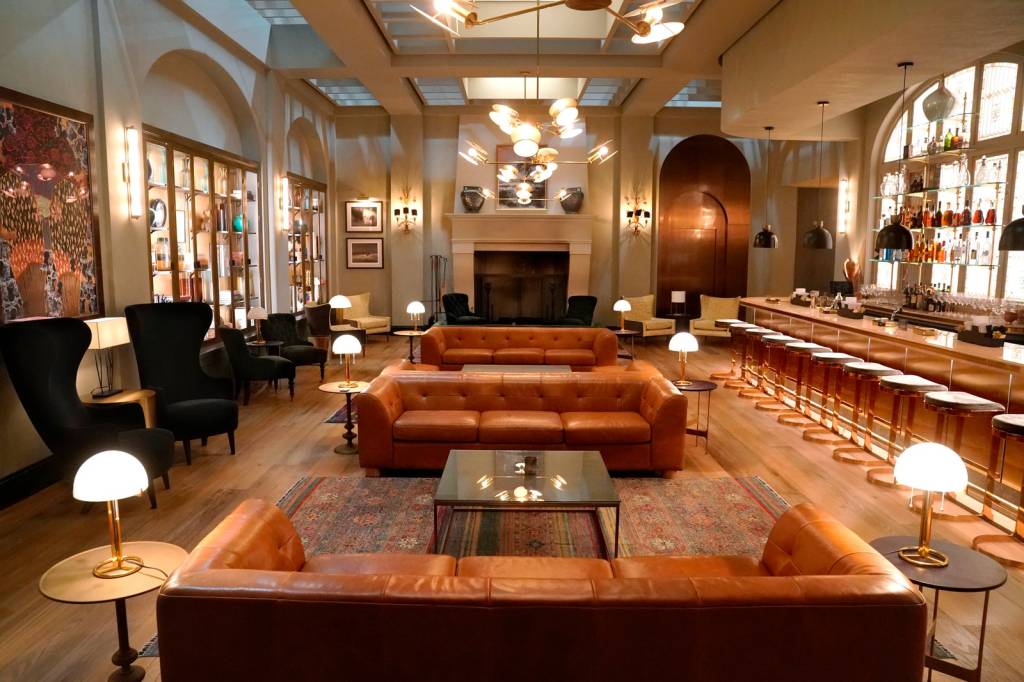 mobilia-de-gossip-girl-casacombr-architectural-digest-hbo-4 mobilia-de-gossip-girl-casacombr-architectural-digest-hbo-4