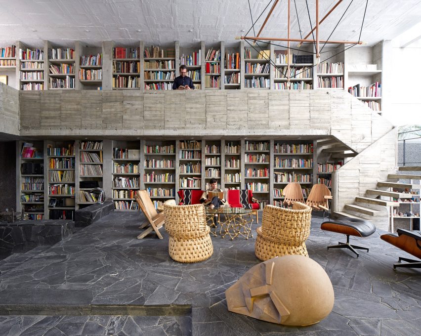 2-10-salas-que-usam-concreto-de-forma-escultural 2-10-salas-que-usam-concreto-de-forma-escultural