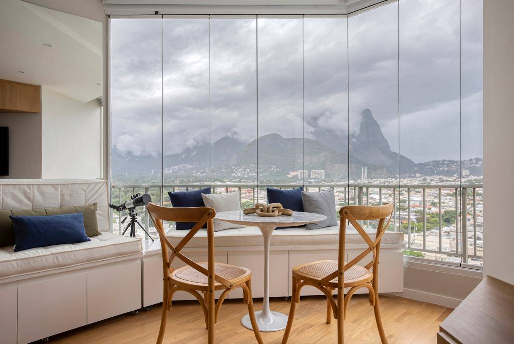 2-visual-praiano-e-vista-para-pedra-da-gavea-marcam-este-ape-de-90-m-2_1000px 2-visual-praiano-e-vista-para-pedra-da-gavea-marcam-este-ape-de-90-m-2_1000px