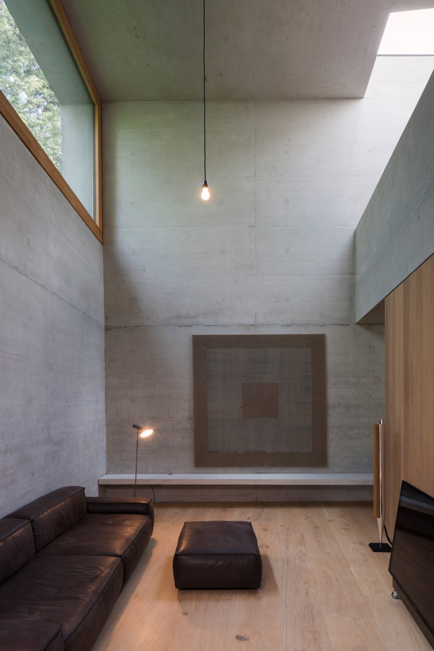 5-10-salas-que-usam-concreto-de-forma-escultural 5-10-salas-que-usam-concreto-de-forma-escultural