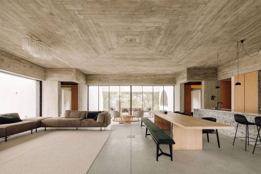 8-10-salas-que-usam-concreto-de-forma-escultural 8-10-salas-que-usam-concreto-de-forma-escultural