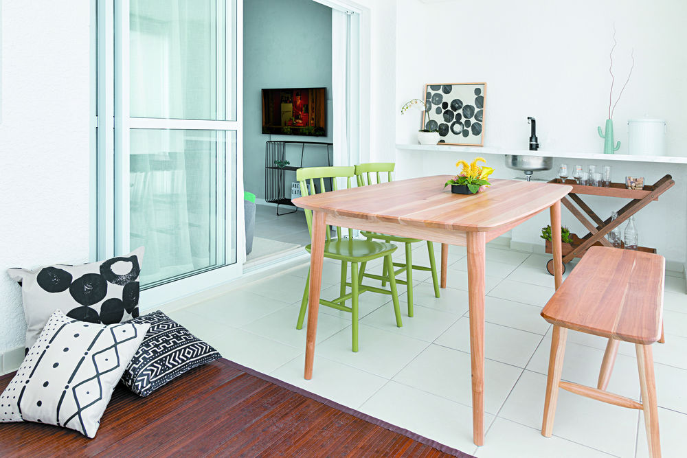 Apartamento de 63 m² aposta em marcenaria planejada planta varanda1