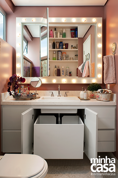 Banheiro Pequeno de 3 m²: reforma cria ambiente camarim!