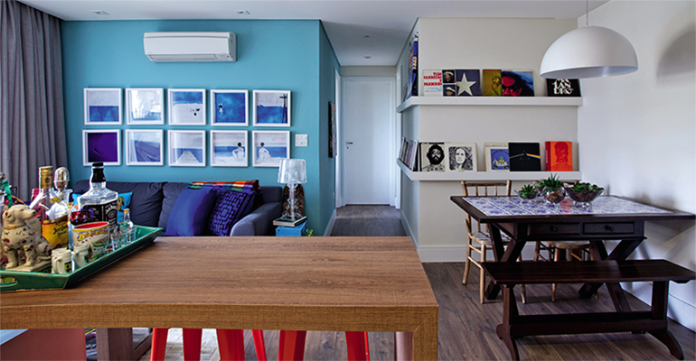 Cores e música dão o tom no apê de 70 m²