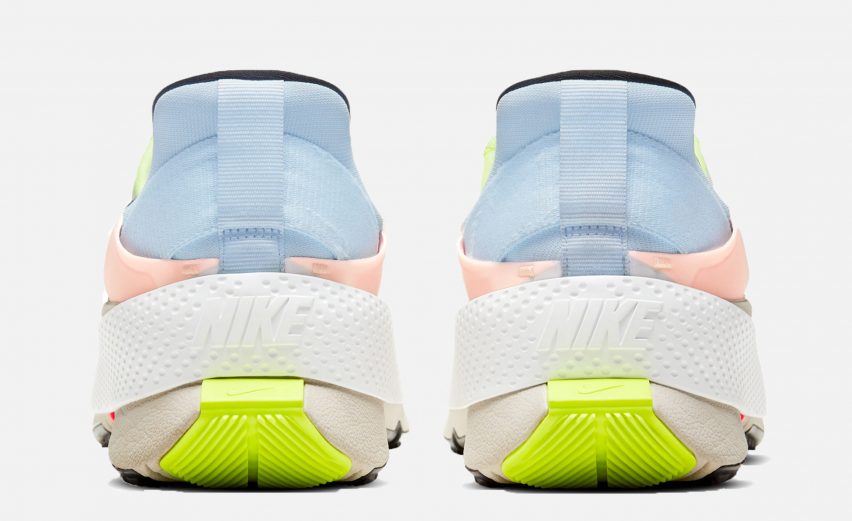 nike-go-flyease-sem-cadarço-mãos-acessibilidade_dezeen-05