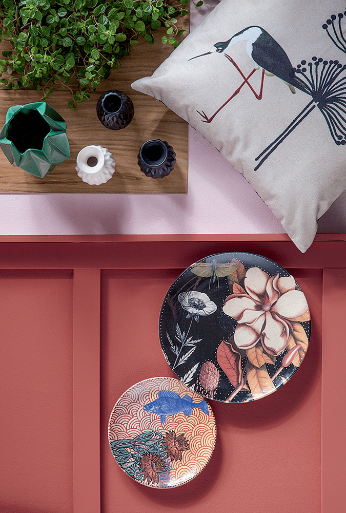 salas-de estar-e-jantar–decoradas-com-painel-de-boiserie-jogo-de-cores
