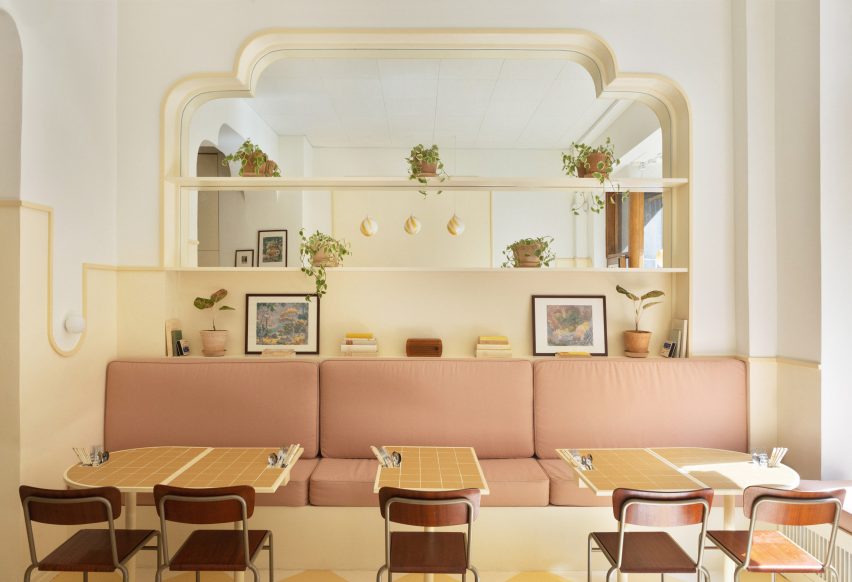 10-interiores-que-poderiam-ser-cenários-de-filmes-de-Wes-Anderson-03 10-interiores-que-poderiam-ser-cenários-de-filmes-de-Wes-Anderson-03