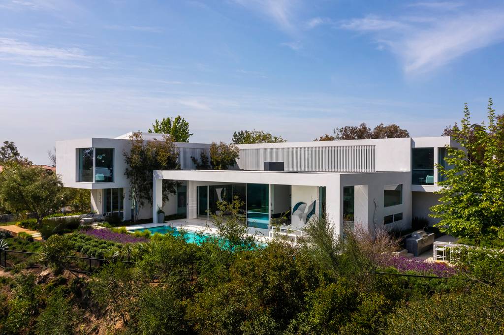 20-esta-casa-de-743-m-2-em-los-angeles-e-como-uma-grande-galeria-de-arte 20-esta-casa-de-743-m-2-em-los-angeles-e-como-uma-grande-galeria-de-arte
