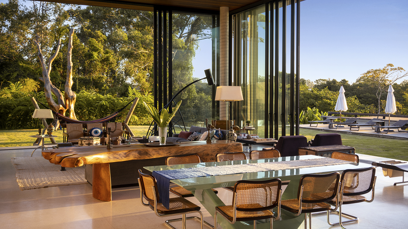 Casa de 753 m² tem soluções sustentáveis e é integrada a natureza