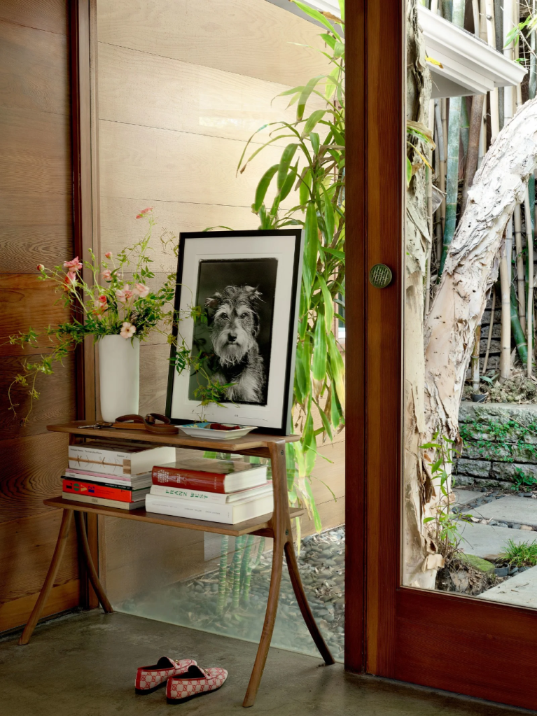 A-casa-repleta-por-madeira-de-Dakota-Johnson-04 A-casa-repleta-por-madeira-de-Dakota-Johnson-04