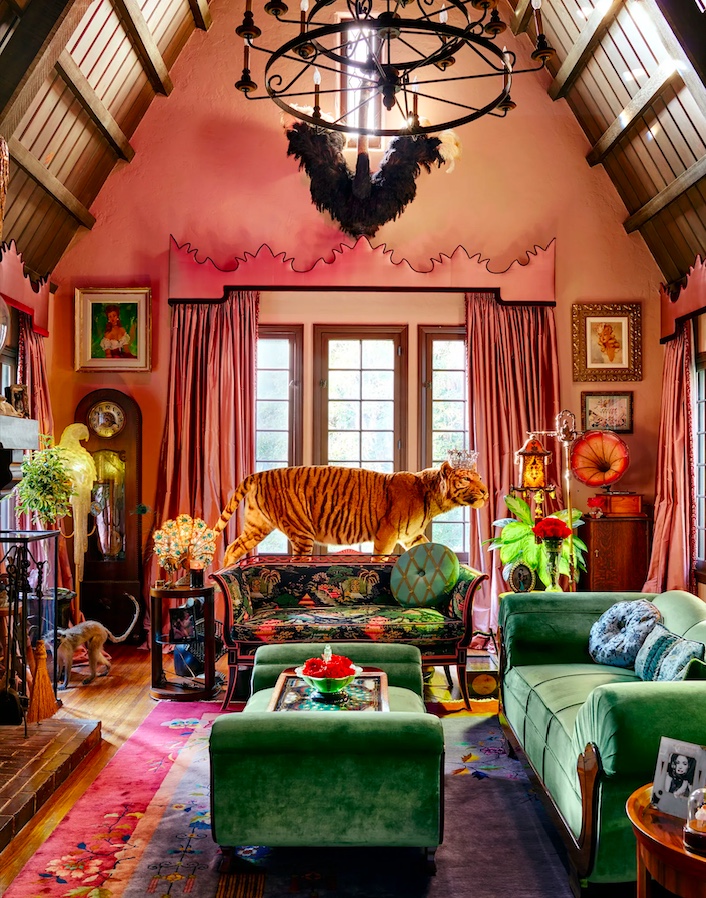 Conheça a arquitetura Tudor Revival-da-casa-de-Dita-Von-Teese-01