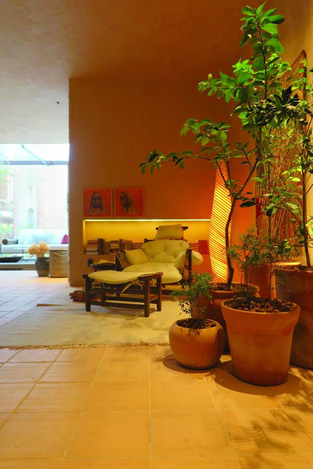 O Decora Efeito Velvet na cor Passeio do Parque, da Coral, personaliza as paredes da Cozinha de Origem, ambiente de Ana Virginia Furlani para a CASACOR Ceará 2019. O Decora Efeito Velvet na cor Passeio do Parque, da Coral, personaliza as paredes da Cozinha de Origem, ambiente de Ana Virginia Furlani para a CASACOR Ceará 2019.