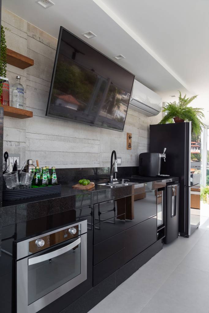 cobertura-linear-ganha-reforma-completa-com-espaco-gourmet-coberto-casa.com-j1-arquitetura-e-engenharia-raiana-medina-6 cobertura-linear-ganha-reforma-completa-com-espaco-gourmet-coberto-casa.com-j1-arquitetura-e-engenharia-raiana-medina-6