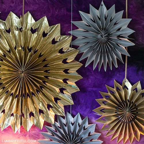 Medalh&otilde;es de papel met&aacute;lico