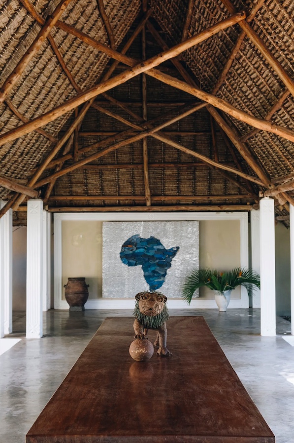 Um-tour-pela-luxuosa-e-arejada-villa-de-Naomi-Campbell-02 Um-tour-pela-luxuosa-e-arejada-villa-de-Naomi-Campbell-02