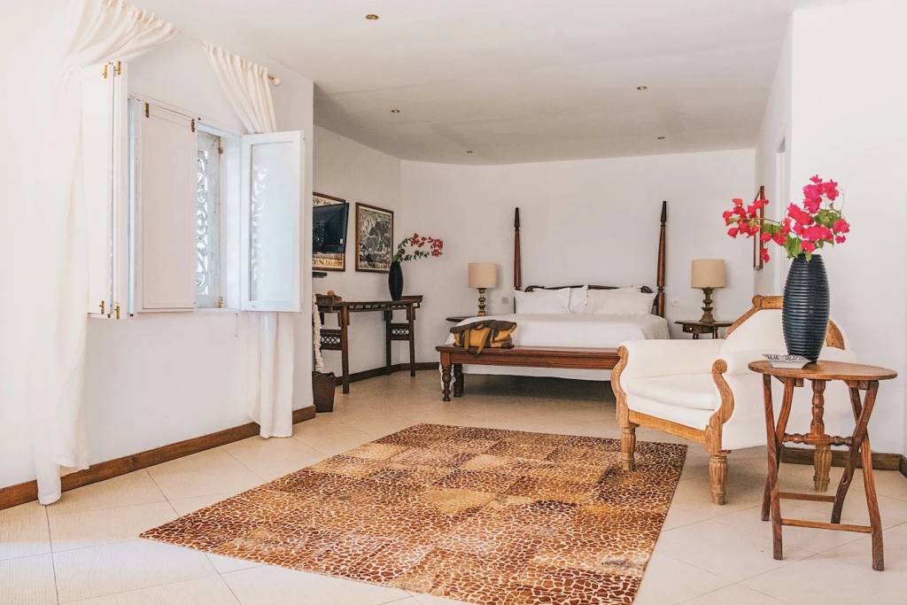 Um-tour-pela-luxuosa-e-arejada-villa-de-Naomi-Campbell-12 Um-tour-pela-luxuosa-e-arejada-villa-de-Naomi-Campbell-12