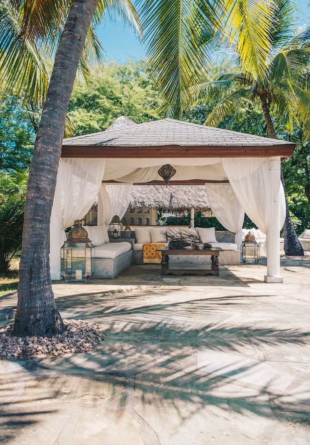 Um-tour-pela-luxuosa-e-arejada-villa-de-Naomi-Campbell-15 Um-tour-pela-luxuosa-e-arejada-villa-de-Naomi-Campbell-15