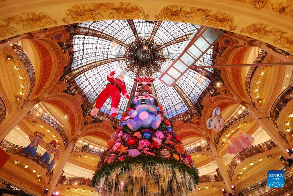 arvore-de-natal-Galeries-Lafayette-2021-01 arvore-de-natal-Galeries-Lafayette-2021-01
