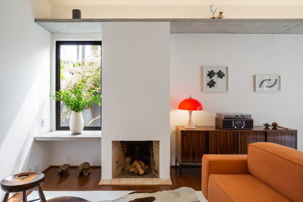 10-casa-de-vila-de-225-m-2-recebe-integração-luz-natural-e-conexão-visual-com-jardim 10-casa-de-vila-de-225-m-2-recebe-integração-luz-natural-e-conexão-visual-com-jardim