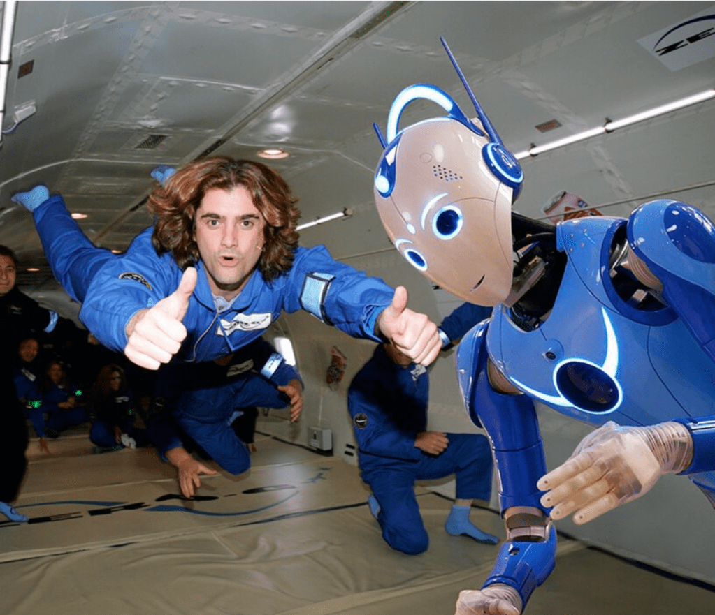 Este-robô-pode- ser-de-tudo-de-médico-a-astronauta-02 Este-robô-pode- ser-de-tudo-de-médico-a-astronauta-02