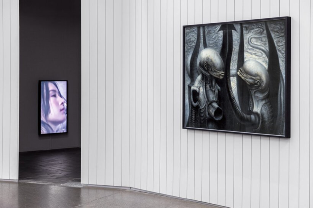 H.-R.-Giger-&-Mire-Lee-criam-obras-sinistras-e-sensuais-em-Berlim-06 H.-R.-Giger-&-Mire-Lee-criam-obras-sinistras-e-sensuais-em-Berlim-06