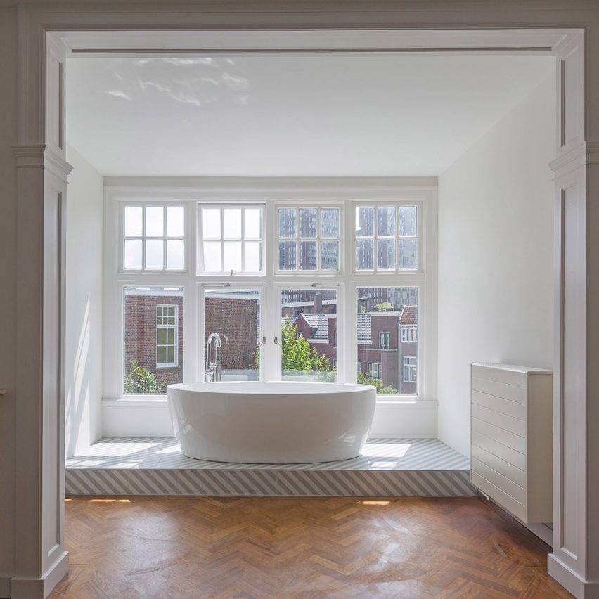 Dutch Townhouse por Antonia Reif Dutch Townhouse por Antonia Reif