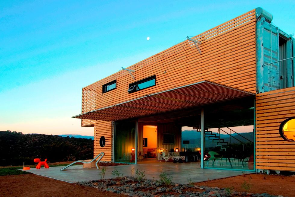 16-casa-container-custo-beneficios-sustentabilidade-casa-container-dois-andares-corcuera-house-beautiful 16-casa-container-custo-beneficios-sustentabilidade-casa-container-dois-andares-corcuera-house-beautiful