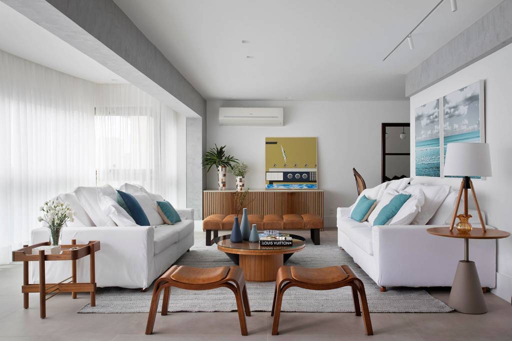 cobertura-no-leblon-vira-o-novo-lar-de-uma-familia-que-buscava-mais-espaco-casa.com-carmen-zaccaro-juliano-colodeti-mca-estudio-1-sala-de-estar cobertura-no-leblon-vira-o-novo-lar-de-uma-familia-que-buscava-mais-espaco-casa.com-carmen-zaccaro-juliano-colodeti-mca-estudio-1-sala-de-estar
