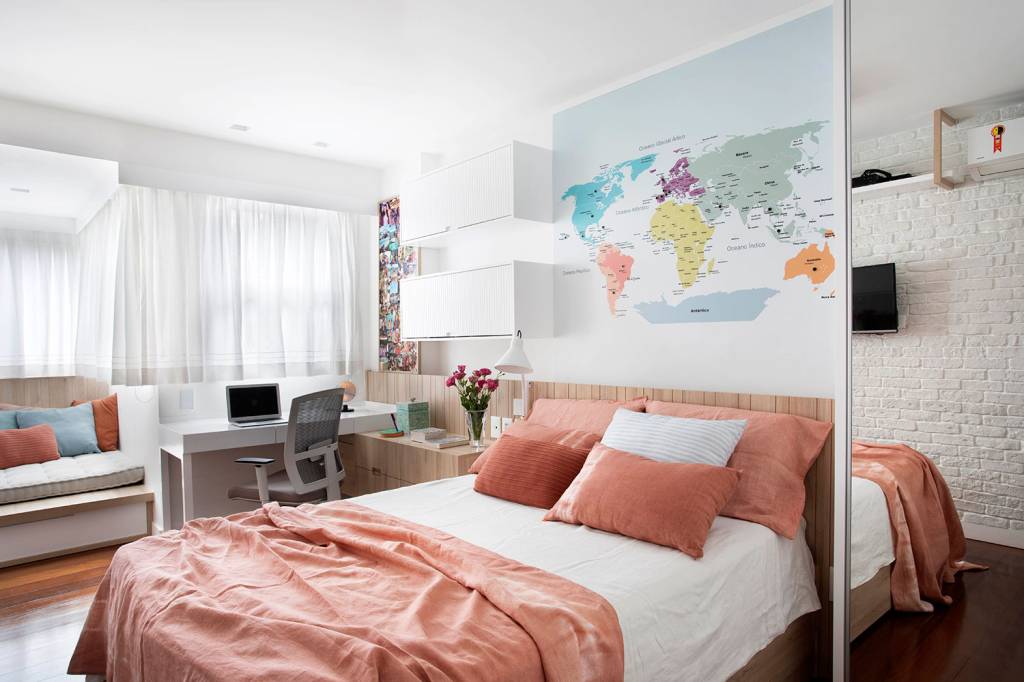 cobertura-no-leblon-vira-o-novo-lar-de-uma-familia-que-buscava-mais-espaco-casa.com-carmen-zaccaro-juliano-colodeti-mca-estudio-19-quarto-filha-home-office cobertura-no-leblon-vira-o-novo-lar-de-uma-familia-que-buscava-mais-espaco-casa.com-carmen-zaccaro-juliano-colodeti-mca-estudio-19-quarto-filha-home-office