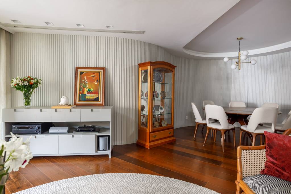 reforma-moderniza-ambientes-mantendo-a-historias-de-vida-dos-moradores-casa.com-andrea-camillo-jp-images-2.jpg reforma-moderniza-ambientes-mantendo-a-historias-de-vida-dos-moradores-casa.com-andrea-camillo-jp-images-2.jpg