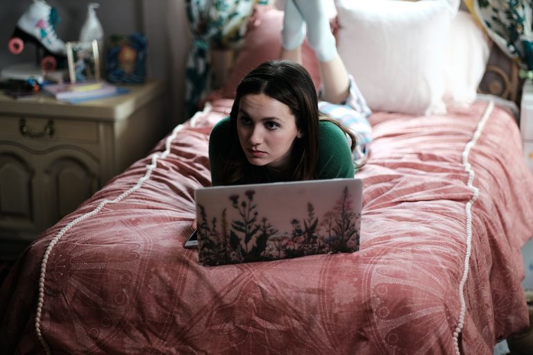 12-euphoria-entenda-o-décor-de-cada-personagem-e-saiba-como-reproduzi-lo Quarto de Lexi em Euphoria