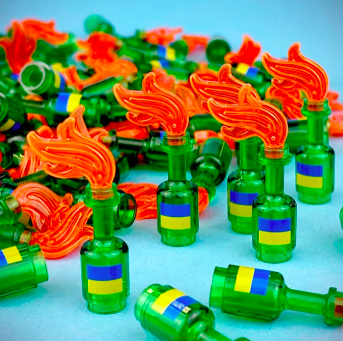 Conheça-os-LEGOS-personalizados-para-apoiar-Ucrânia-02 Design de LEGO em apoio a Ucrânia