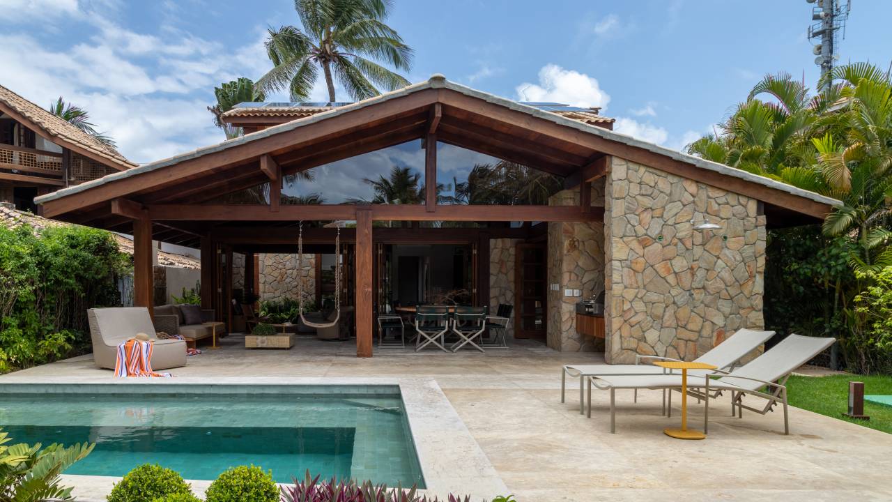 Casa com piscina e área gourmet