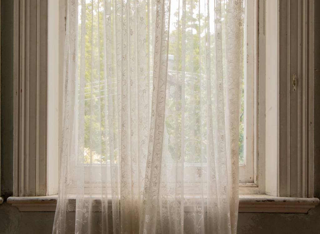 2-6-dicas-para-escolher-o-tamanho-ideal-de-cortina Cortina transparente