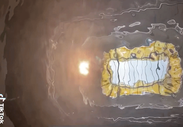 Mergulhamos na piscina que não molha da exposição de Leandro Erlich