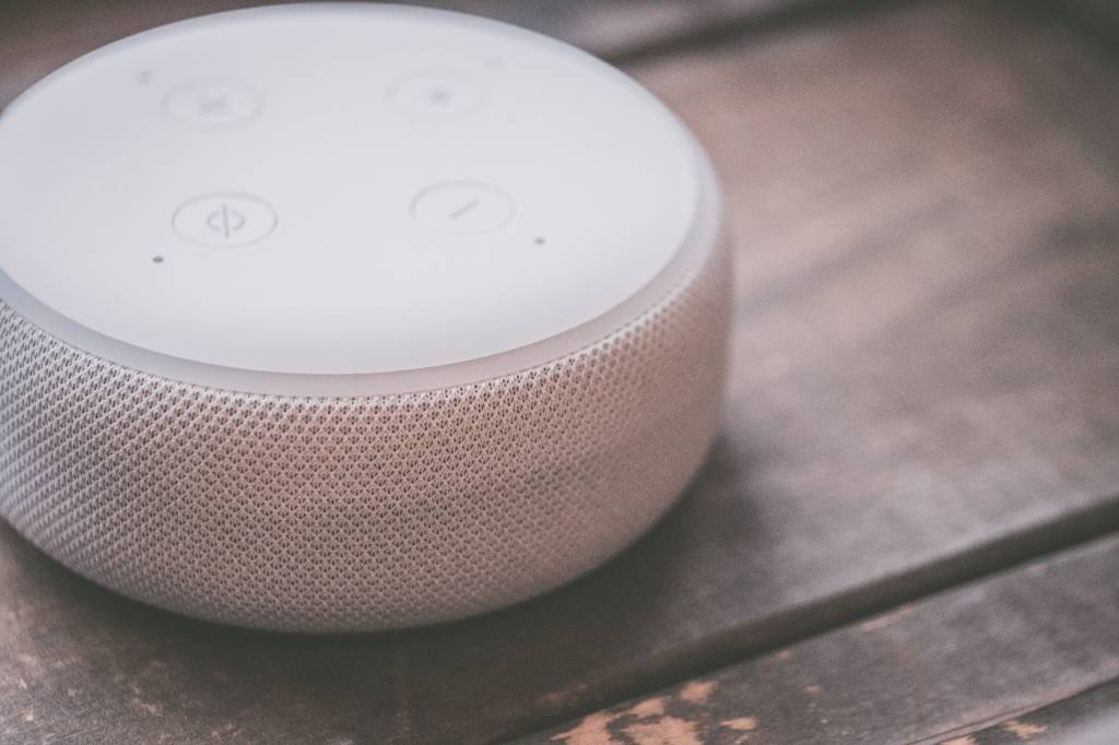 Acessorios-que-cada-signo-deve-ter-em-casa-para-se-amar-um-pouco-mais-07 Smart Speaker