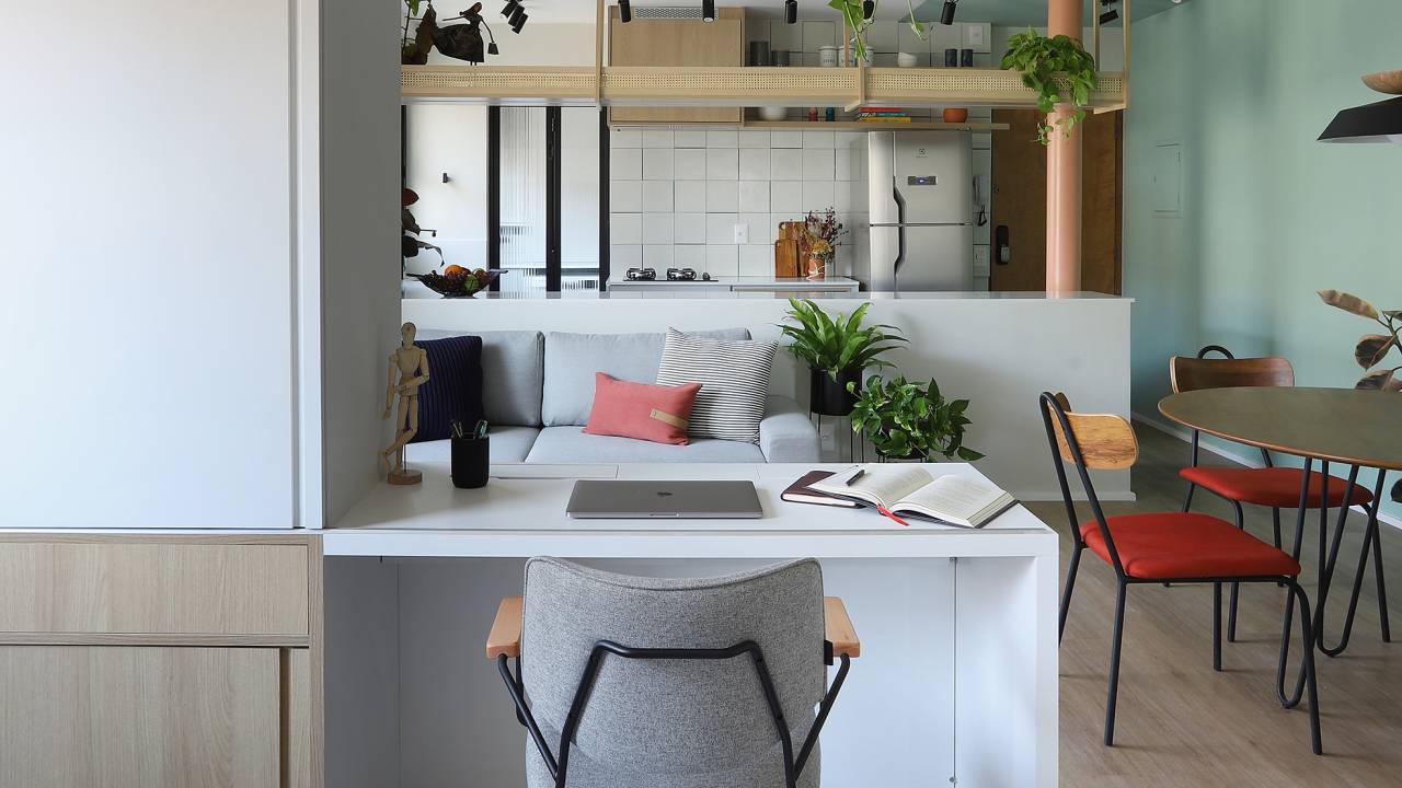 Sala com home office