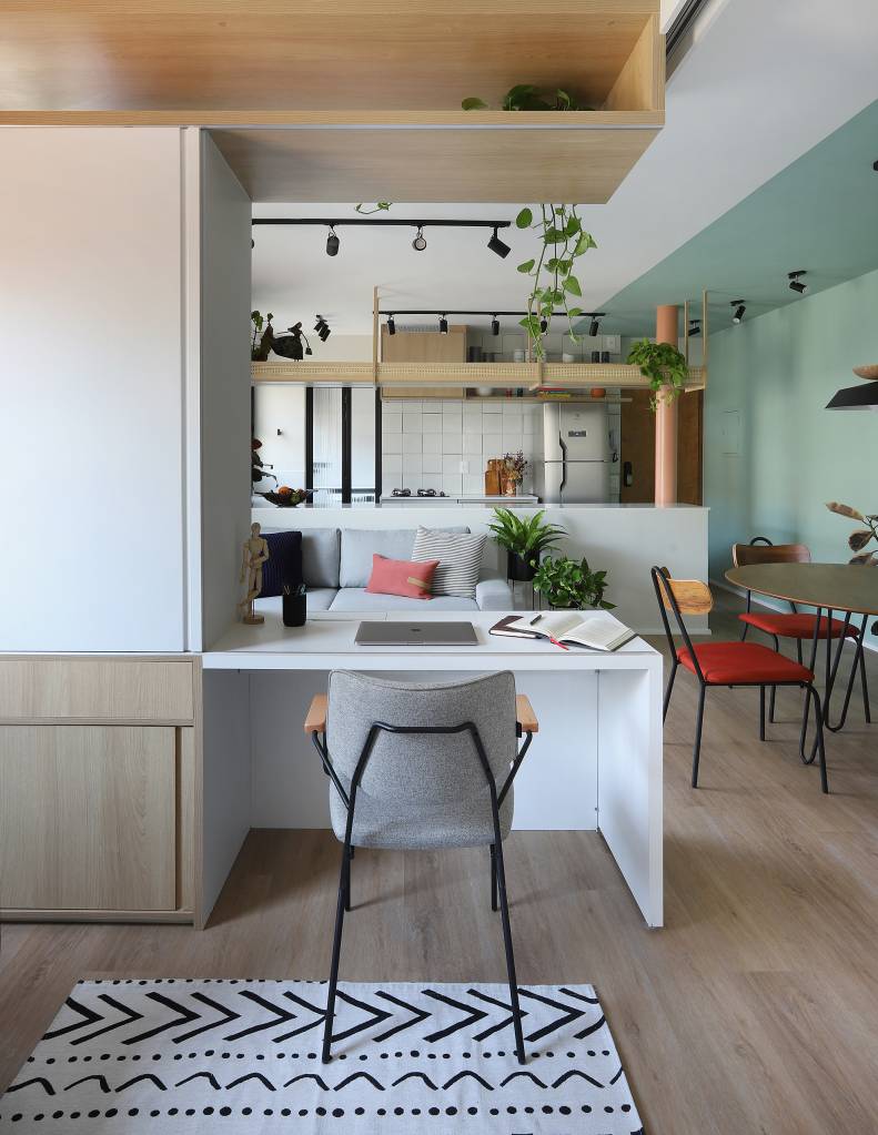 Sala com home office