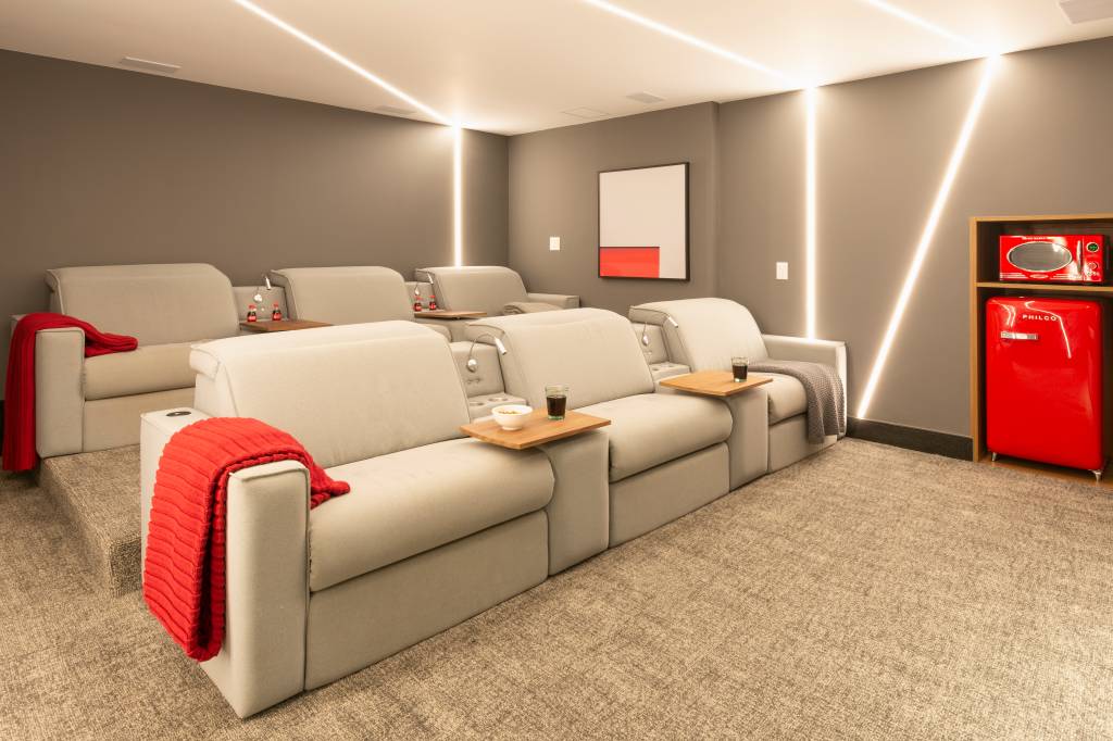 sala-cinema-casa-400m-paula-muller-fotos-lilia-mendel-sala-cinema-tv-led-poltronas sala-cinema-casa-400m-paula-muller-fotos-lilia-mendel-sala-cinema-tv-led-poltronas