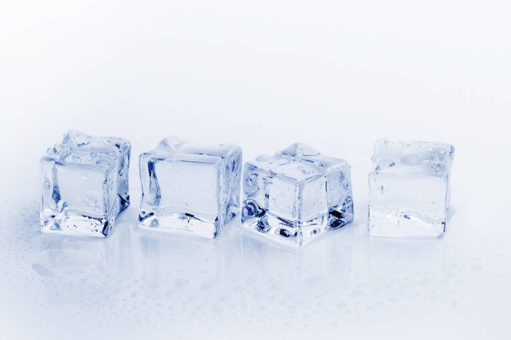 gelo-credito-pixabay 5 soluções caseiras para limpar manchas de tapetes
