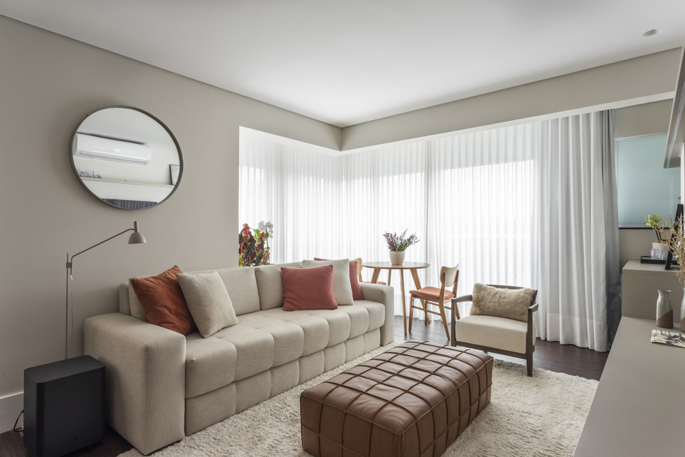 liv-apartamento-ibirapuera-002 Dois estúdios unidos criam este apartamento de 64 m² em São Paulo