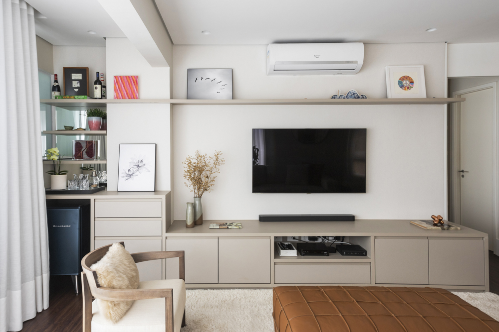 liv-apartamento-ibirapuera-004 Dois estúdios unidos criam este apartamento de 64 m² em São Paulo