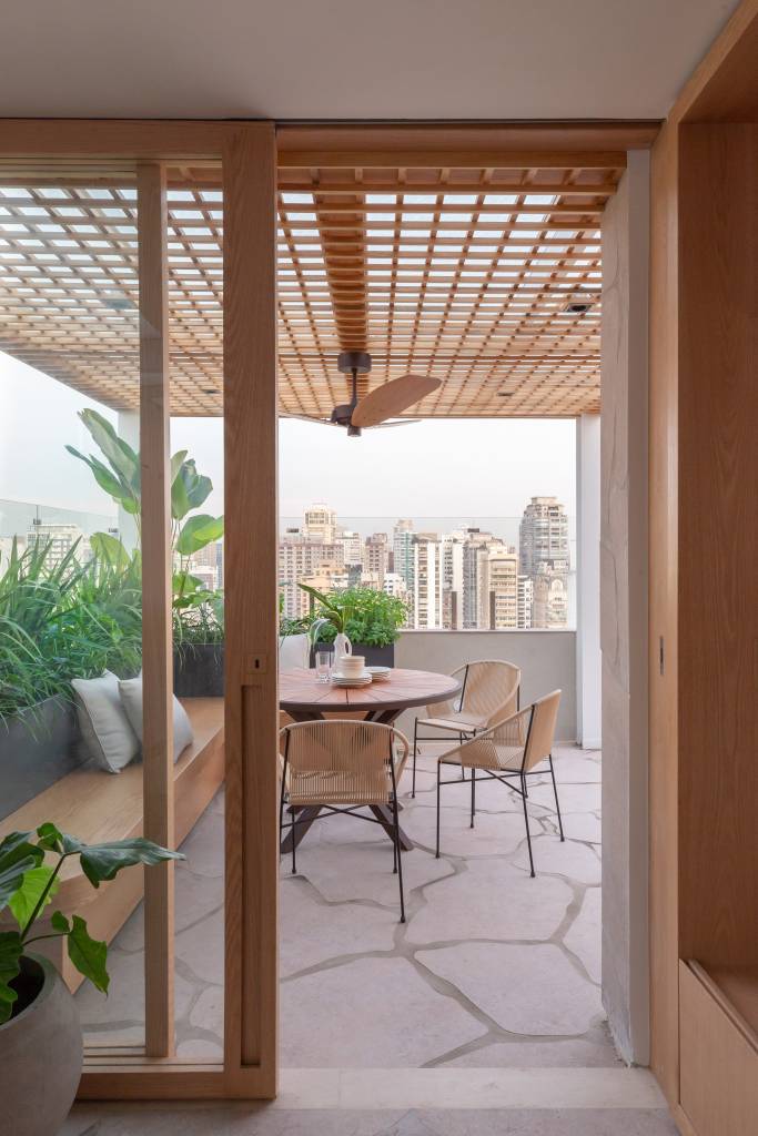 marcenaria-leve-muxarabis-cobertura-300m-tres-arquitetura-fotos-andre-mortatti-44