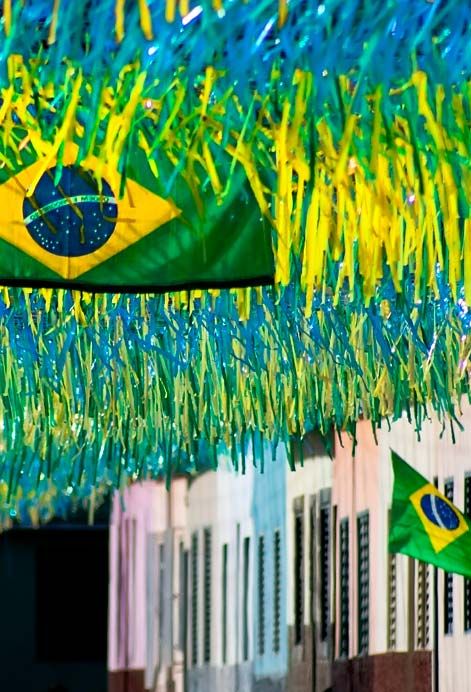 copa-do-mundo-cuidados-com-a-rede-eletrica-pinterest Decoração copa do mundo; copa do mundo 2022; bandeirinhas; fitas;