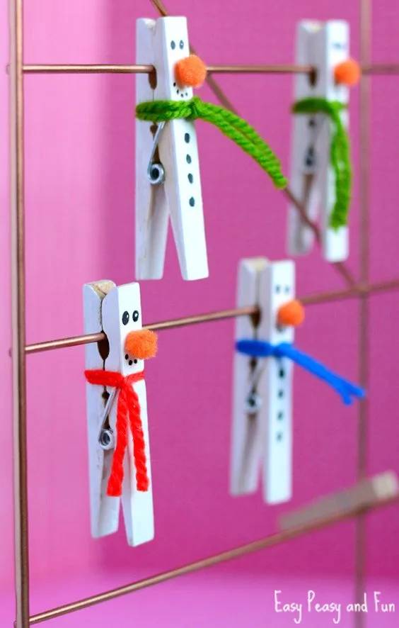 Pinte os prendedores de roupa e voc&ecirc; ter&aacute; enfeites prontos para serem pregados em qualquer lugar da casa.